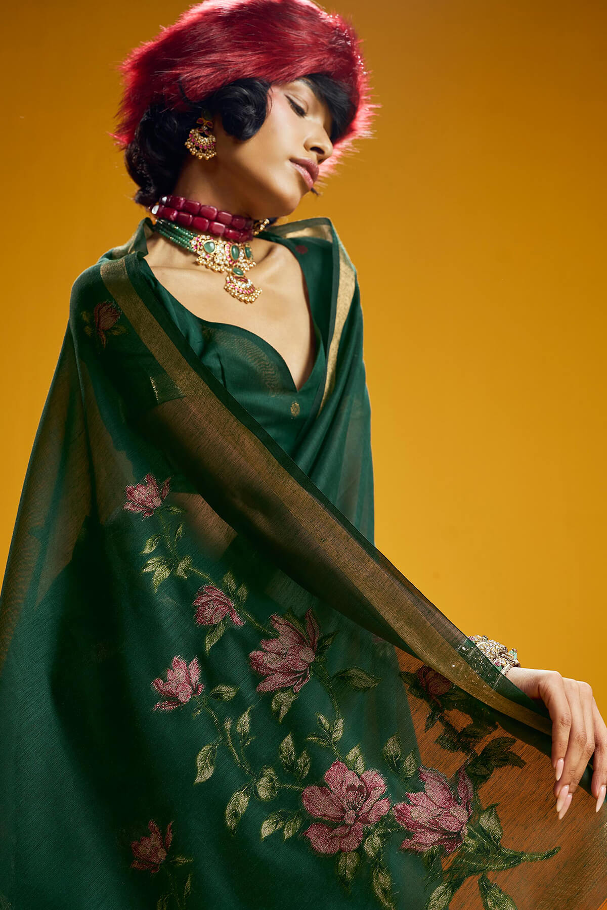 Magnetic Dark Green Pure Munga Cotton Saree With Panache Blouse Piece