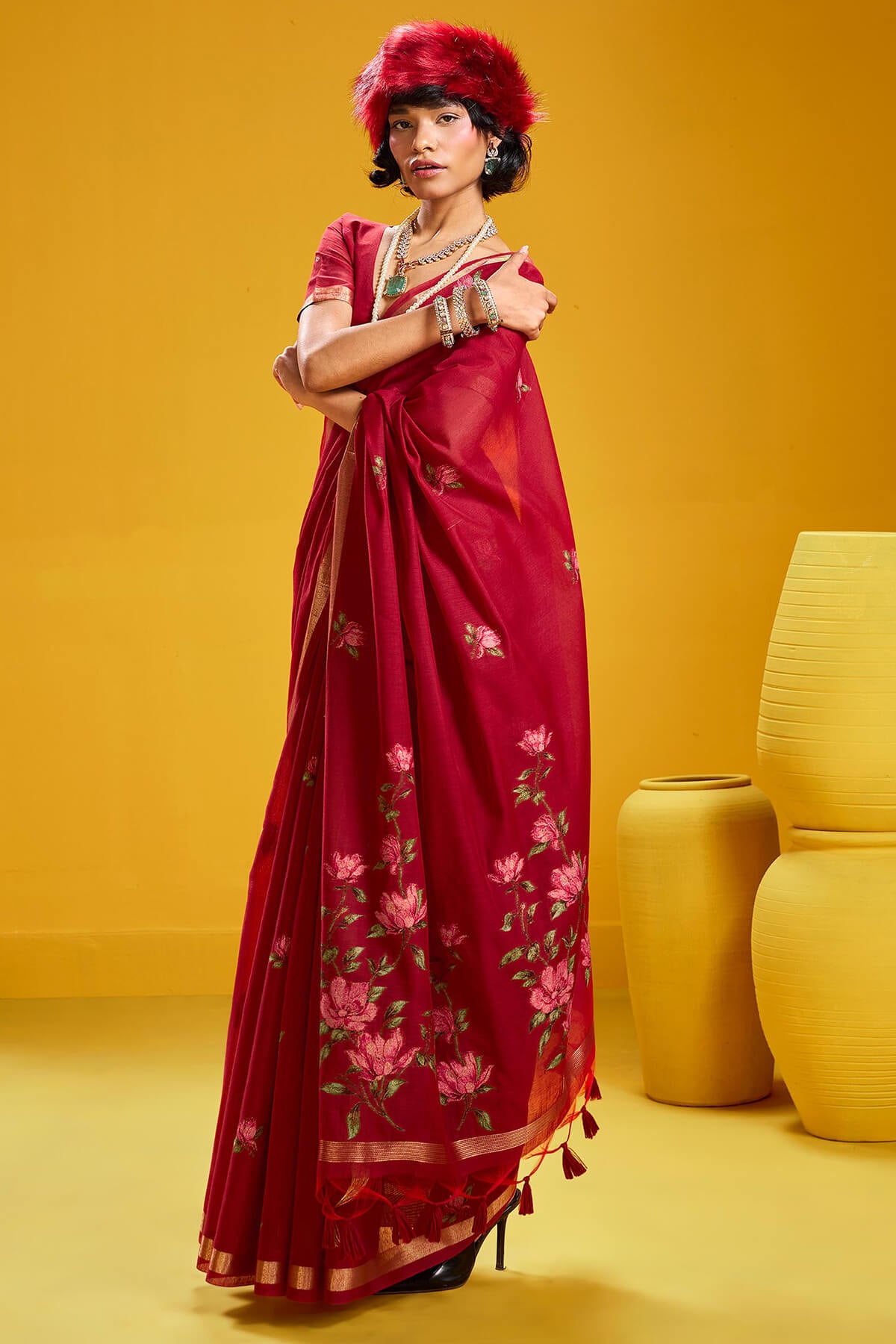Scintillating Red Pure Munga Cotton Saree With Nectarous Blouse Piece