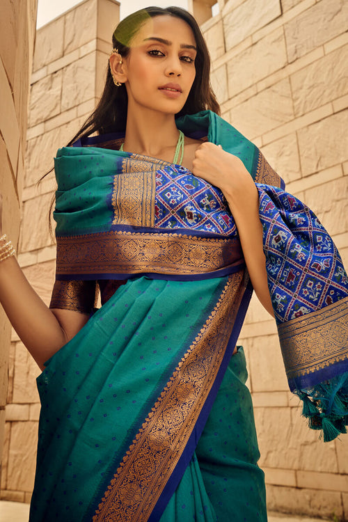 Load image into Gallery viewer, Imbrication Rama Patola Silk Saree with Ebullience Blouse Piece
