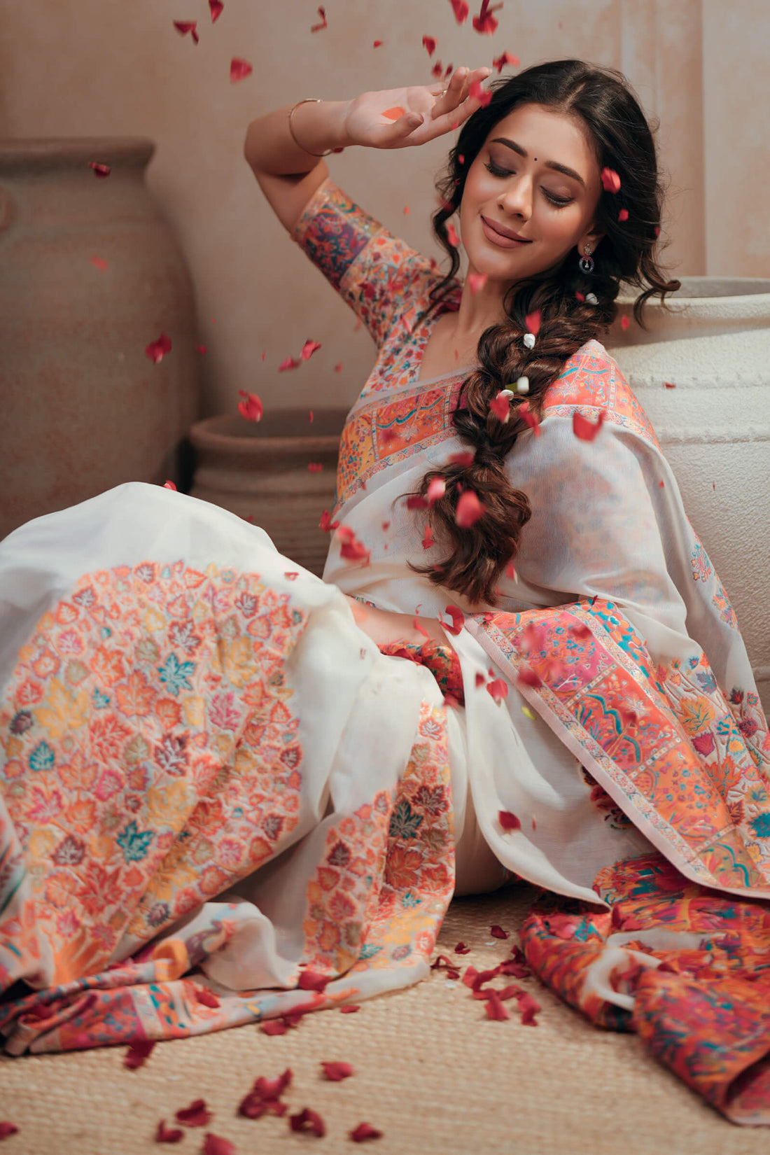 Hiba Nawab in Off-White Pashmina Silk Saree