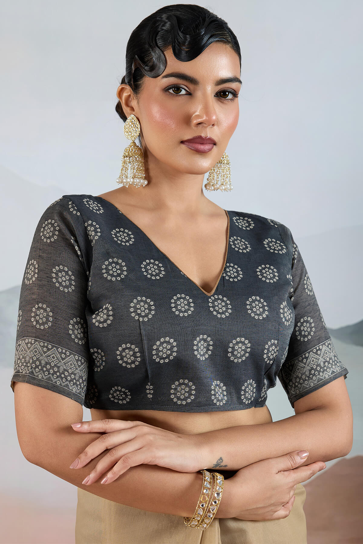 Improbable Beige Cotton Silk Saree With Vivacious Blouse Piece