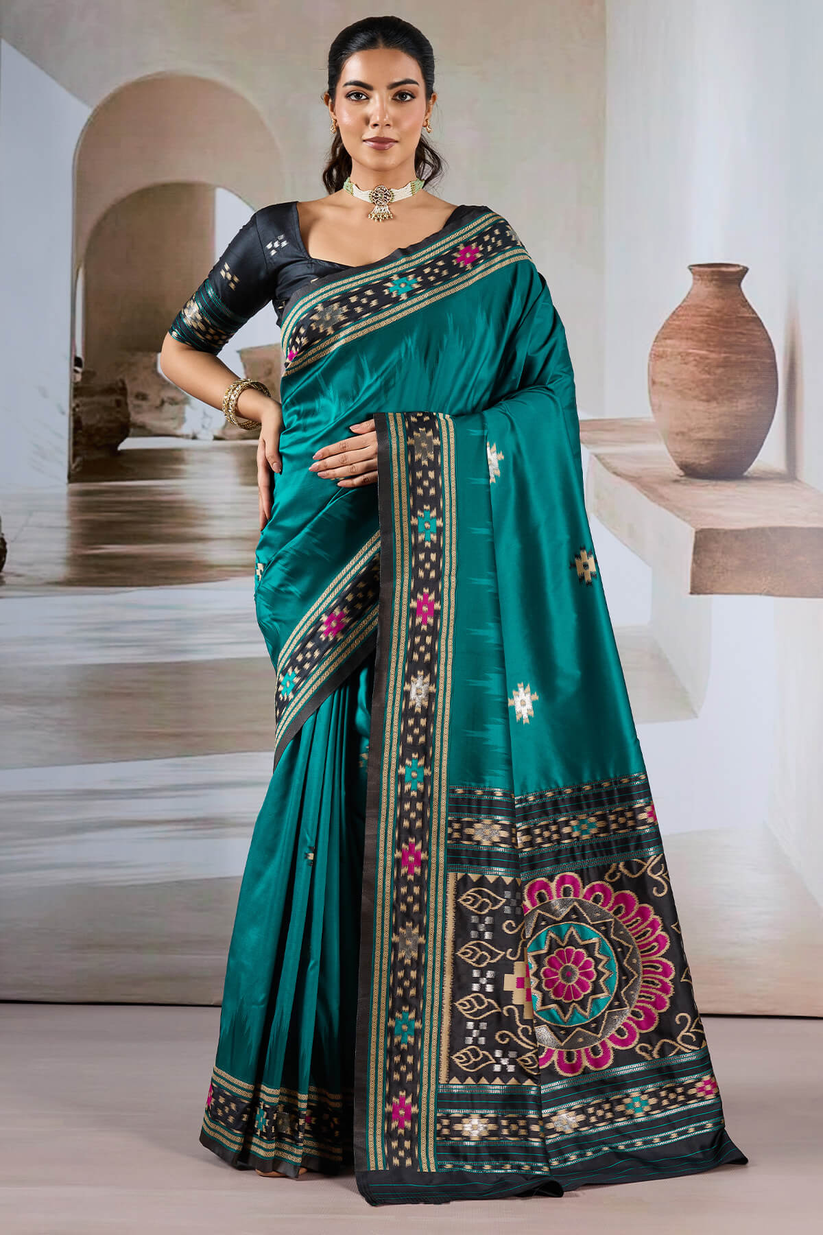 Artistic Rama Patola Silk Saree with Refreshing Blouse Piece