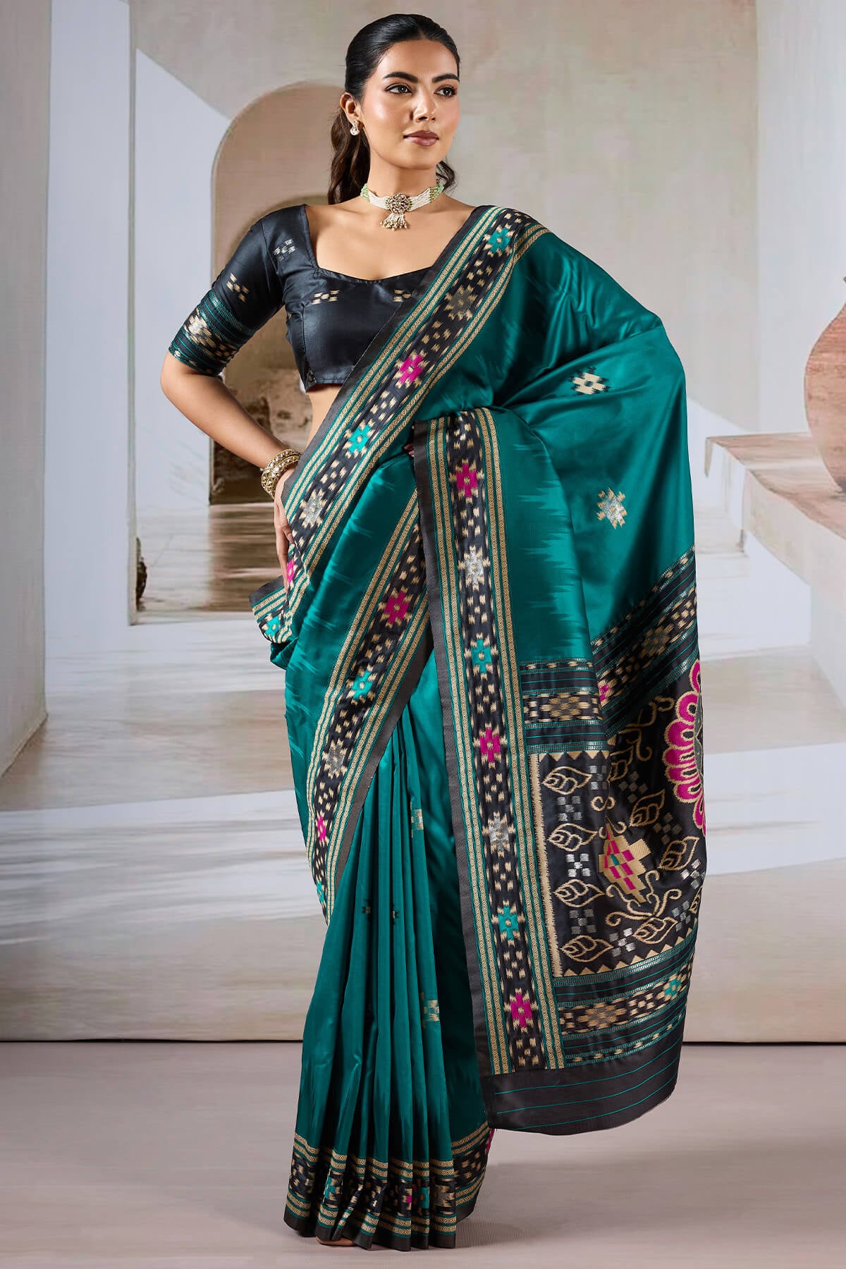 Artistic Rama Patola Silk Saree with Refreshing Blouse Piece