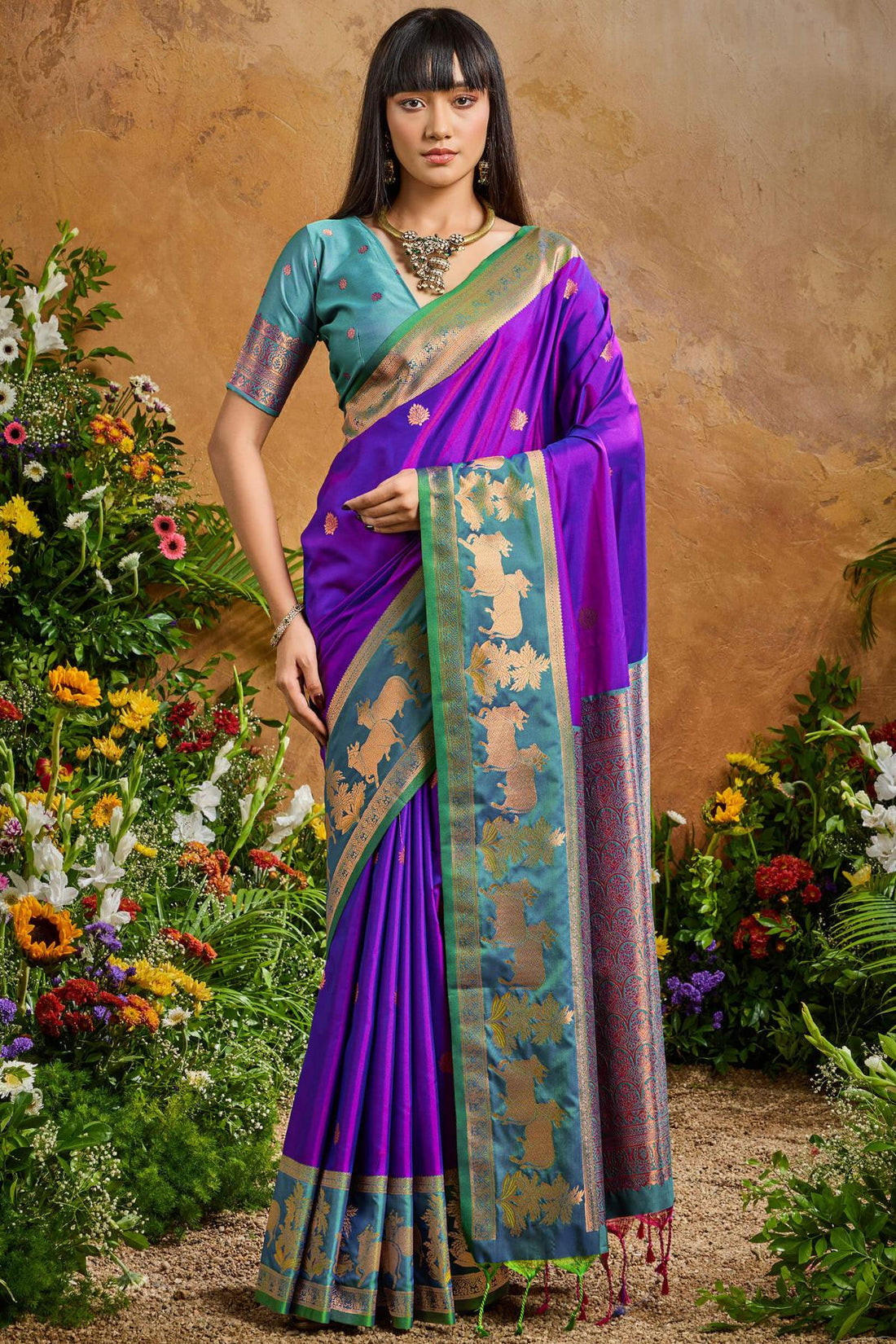 Sizzling Royal Purple Soft Banarasi Silk Saree With Inspiring Blouse Piece