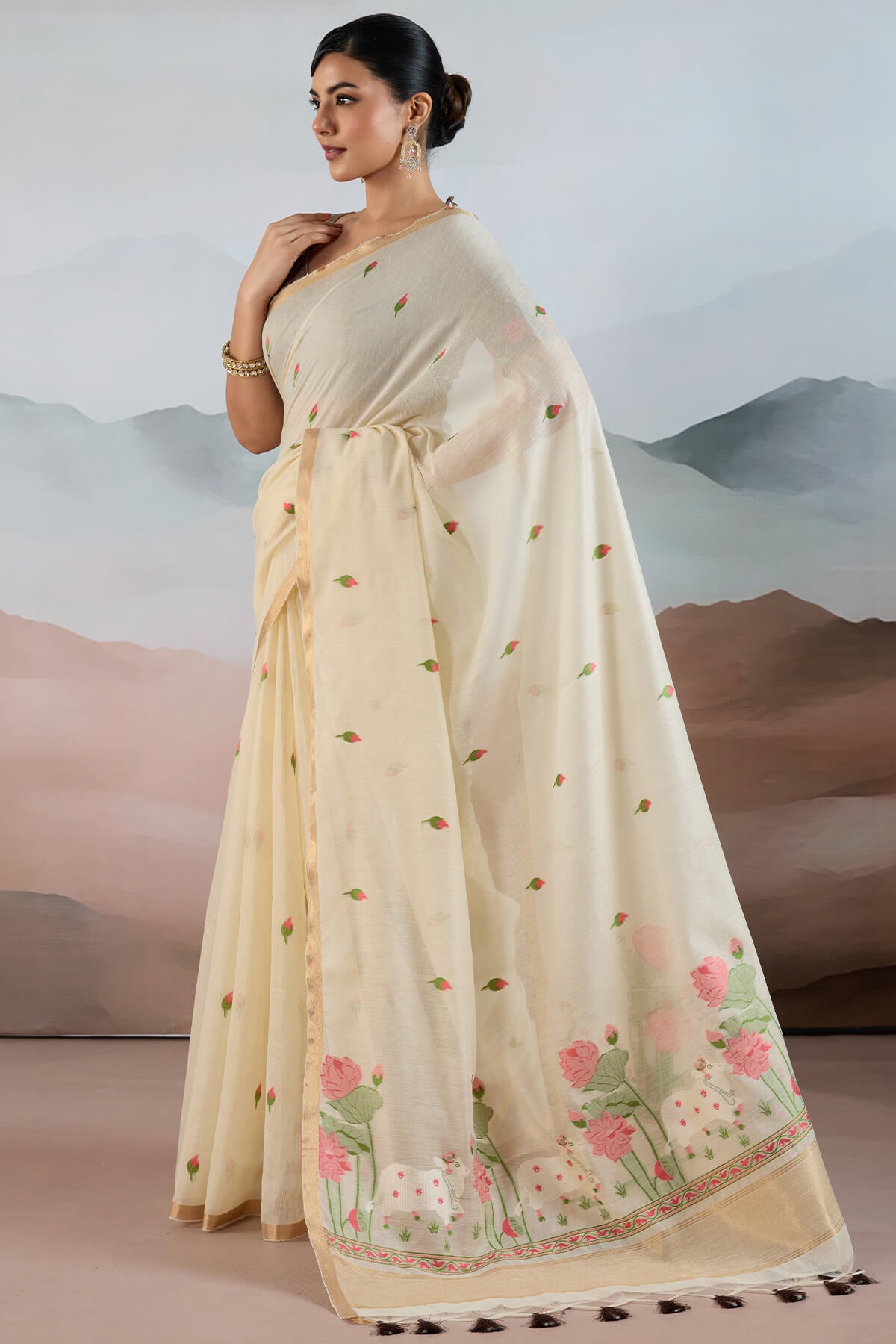 Snazzy Beige Spun Cotton Silk Saree With Capricious Blouse Piece