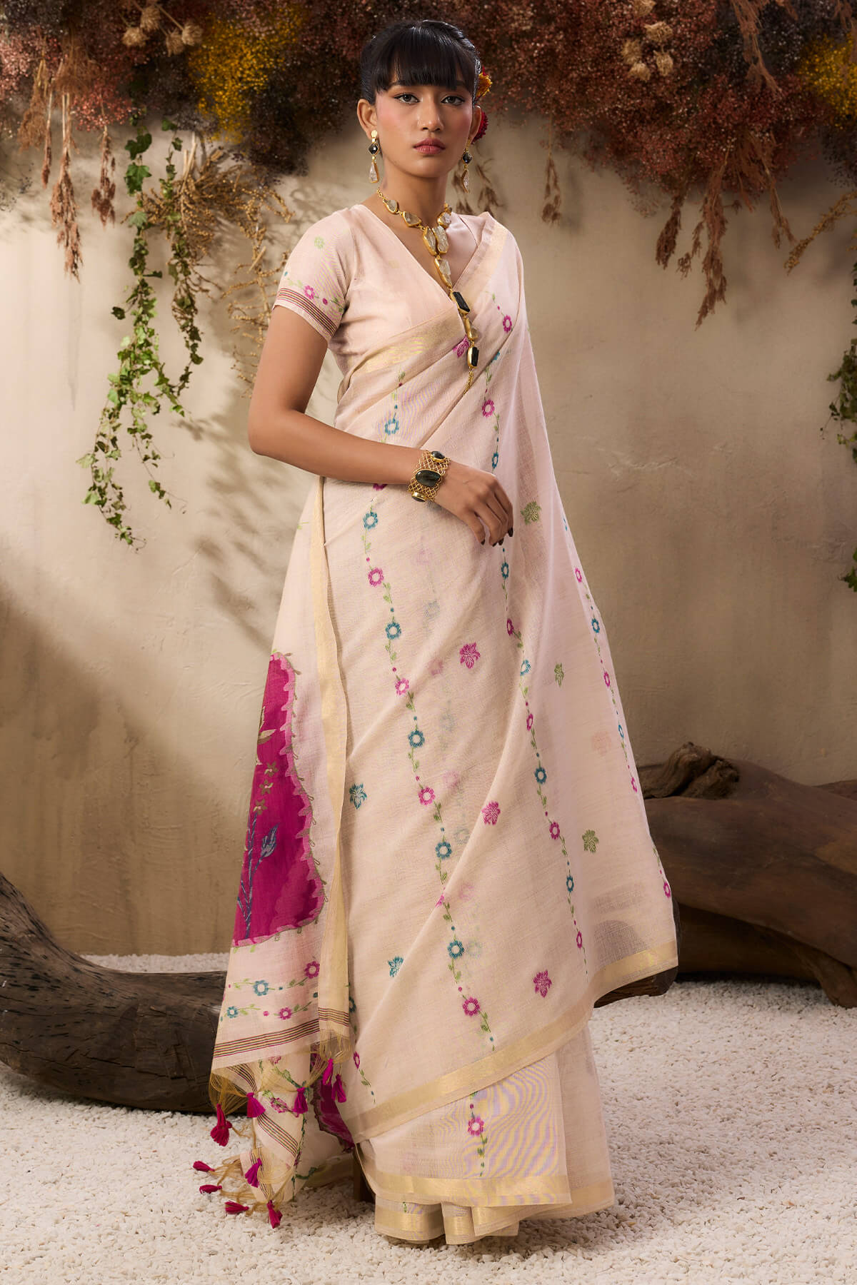 Winsome Beige Pure Munga Cotton Saree With Majesty Blouse Piece