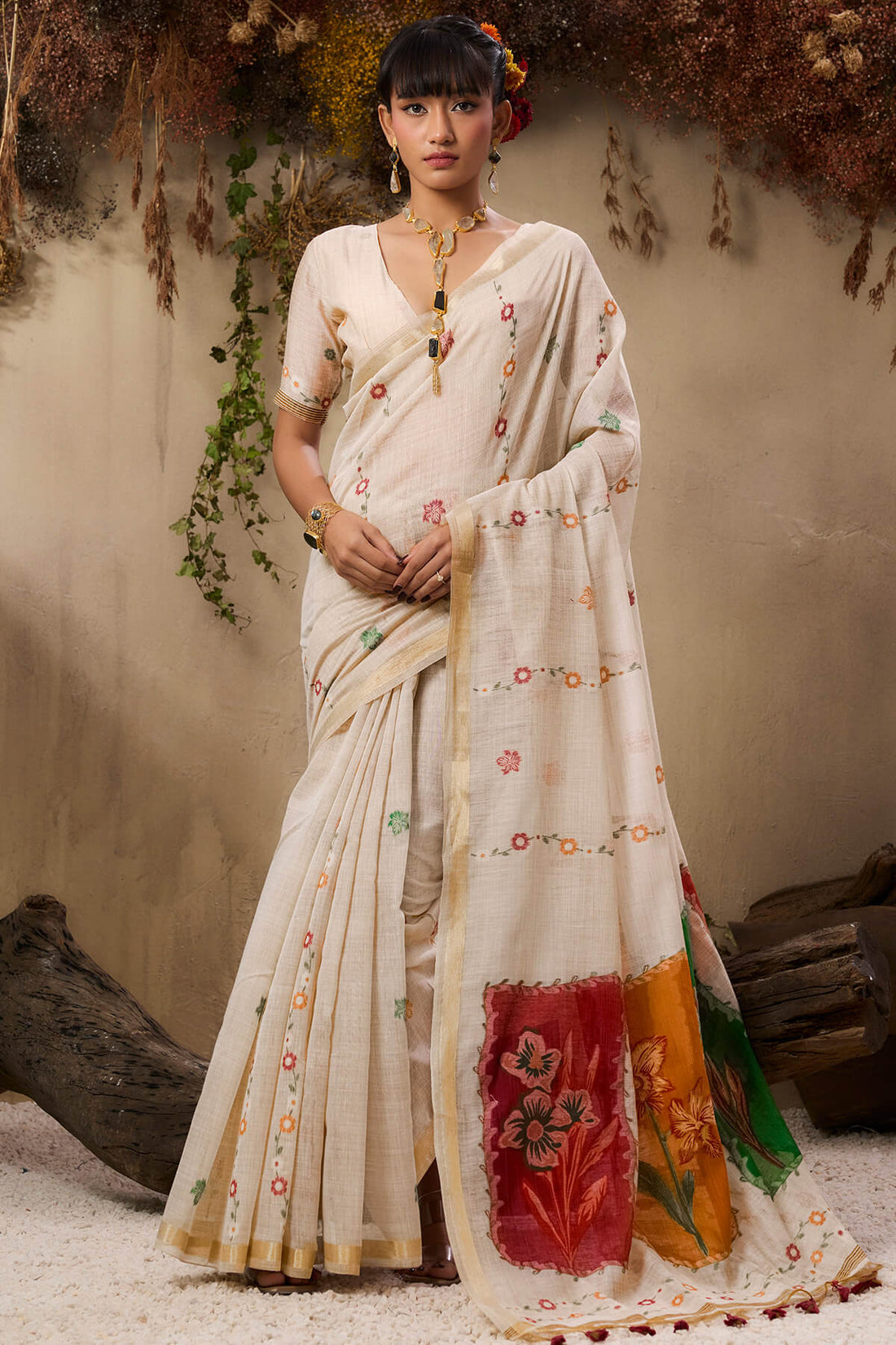 Gratifying Beige Pure Munga Cotton Saree With Invaluable Blouse Piece