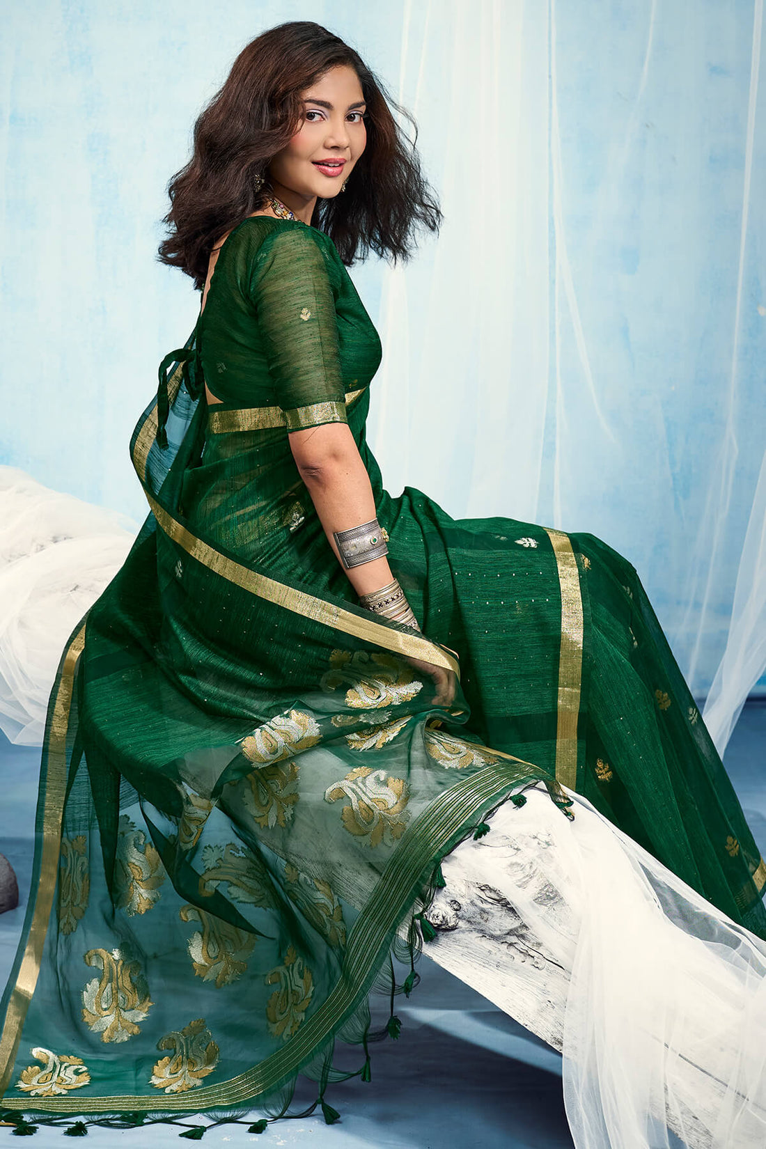Stunner Green Pure Munga Cotton Silk Saree With Lustrous Blouse Piece