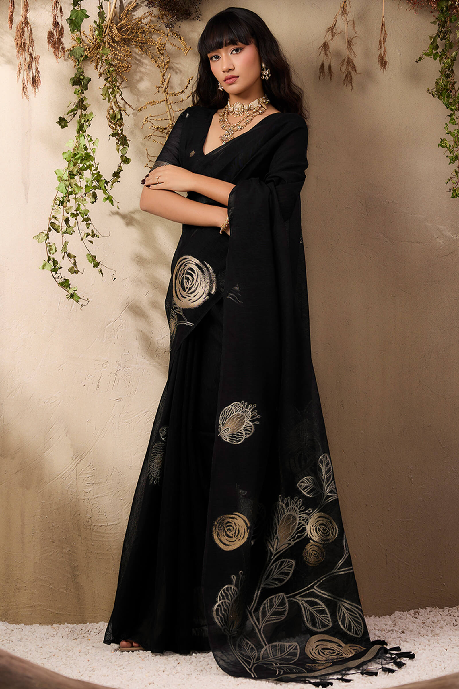 Sonorous Black Cotton Silk Saree With Impressive Blouse Piece