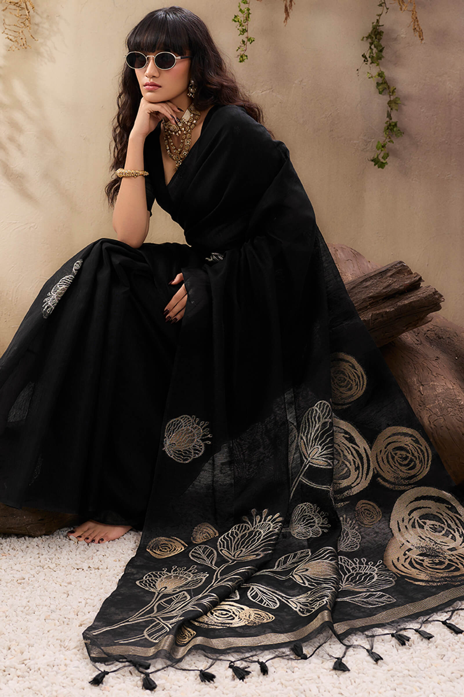 Sonorous Black Cotton Silk Saree With Impressive Blouse Piece