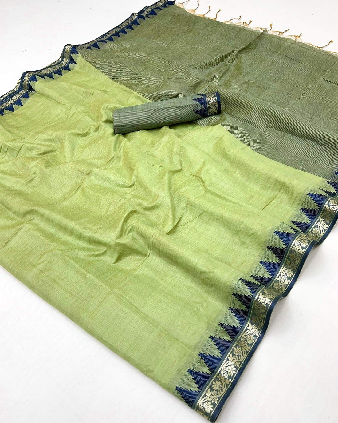 Staggering Pista Cotton Silk Saree With Diaphanous Blouse Piece
