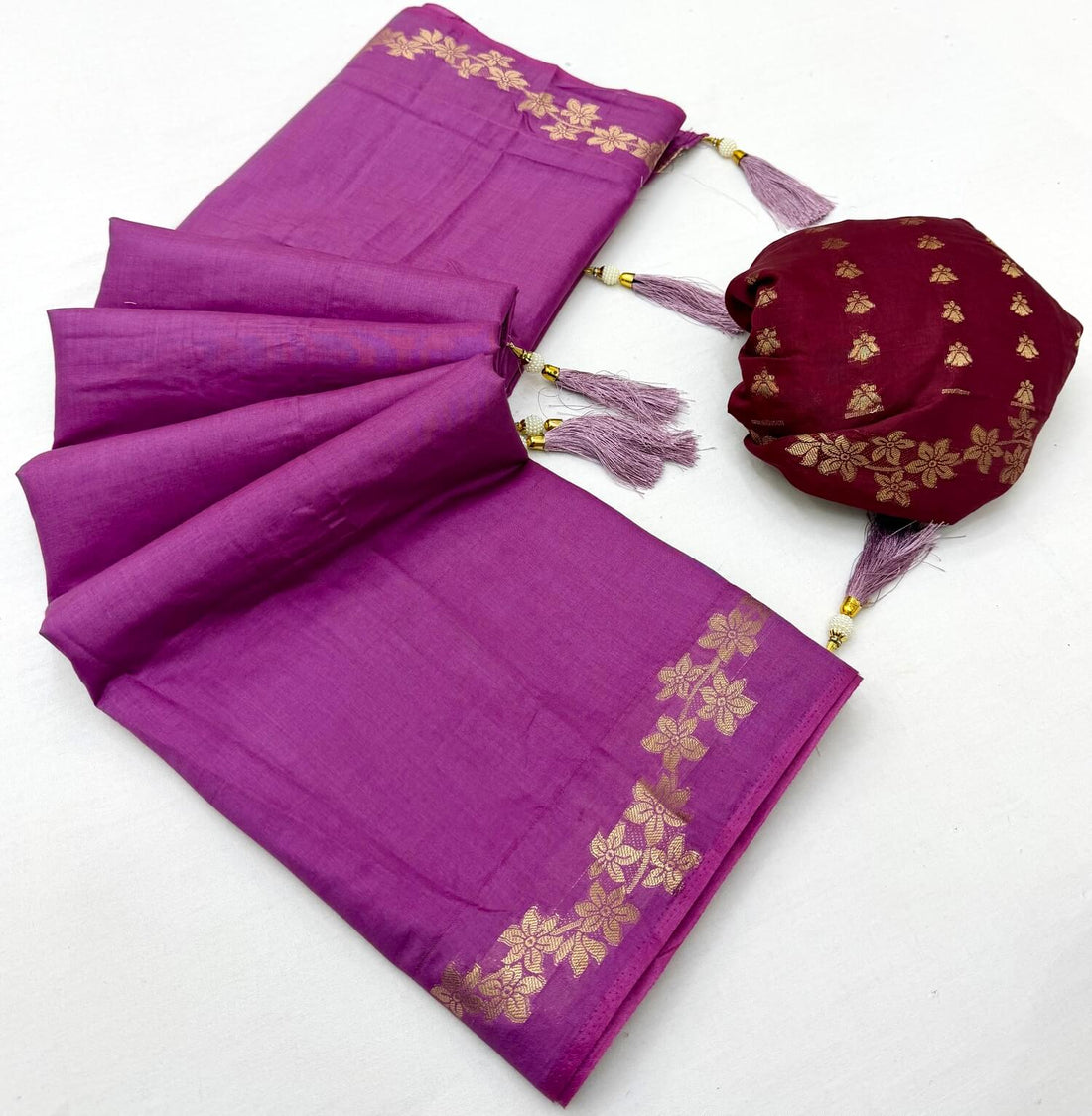 Enthralling Purple Viscose Cotton Silk Saree With Moiety Blouse Piece