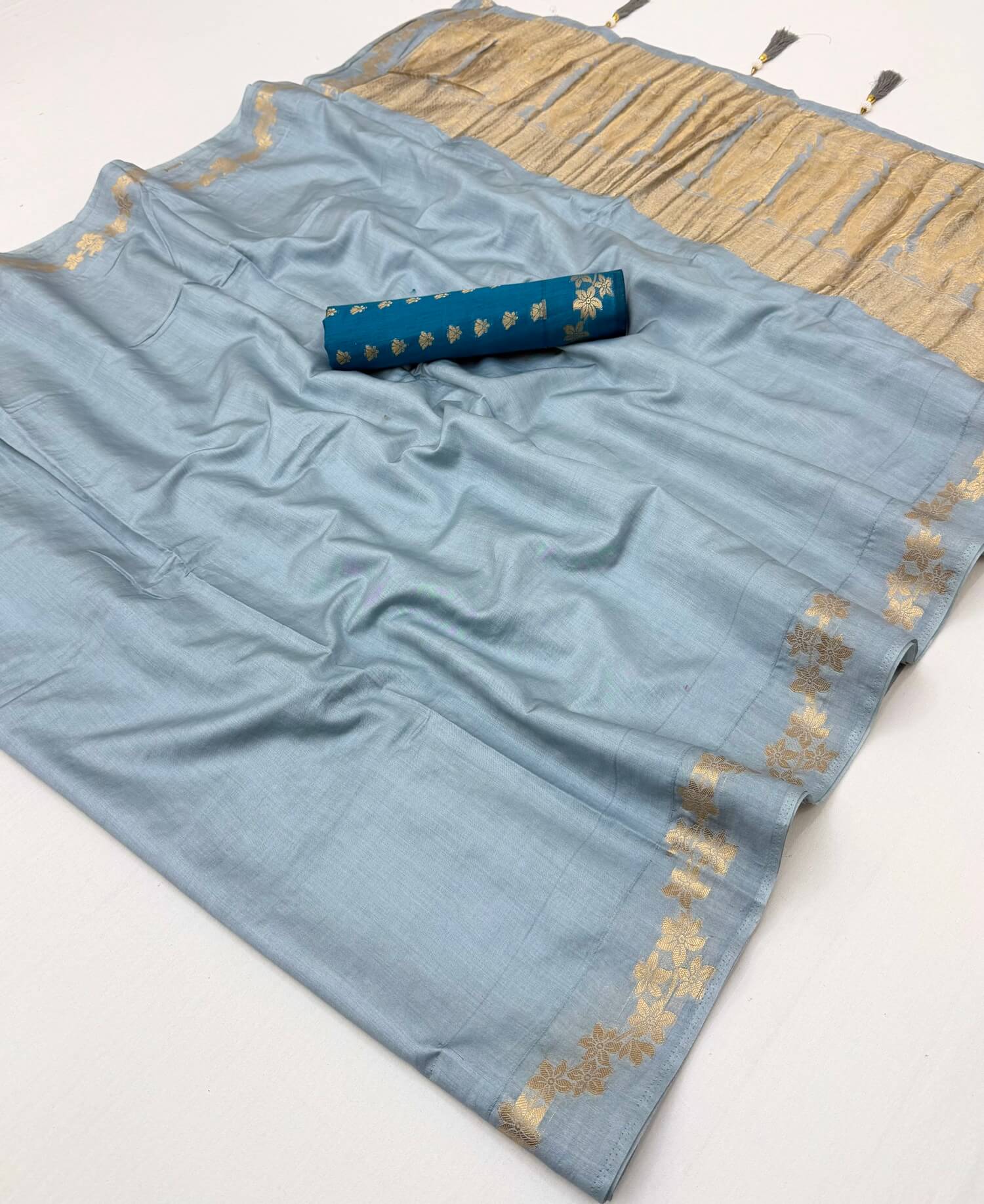 Embellished Grey Viscose Cotton Silk Saree With Sizzling Blouse Piece