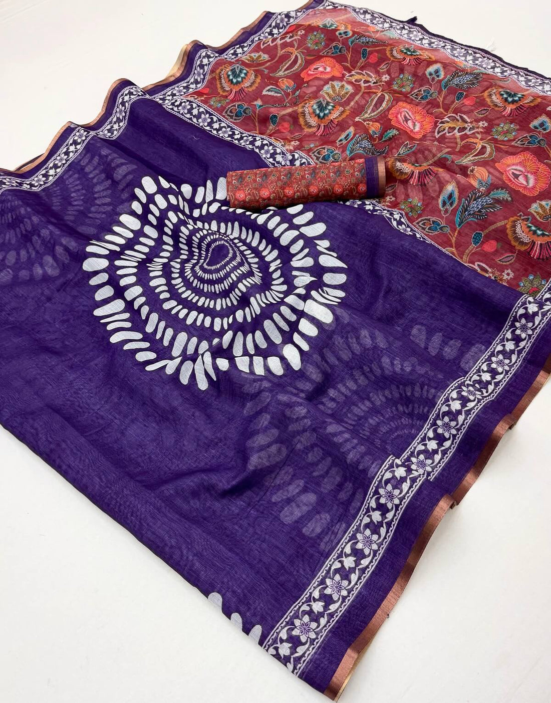 Enthralling Purple Printed Cotton Silk Saree With Devastating Blouse Piece