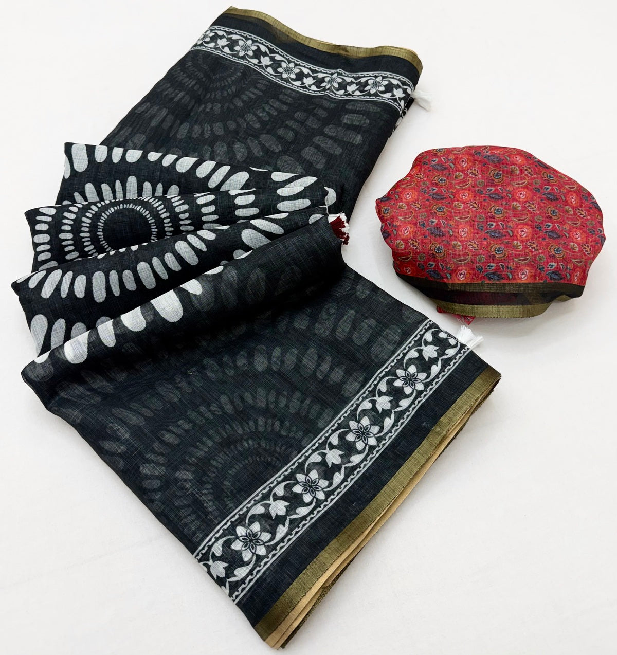 Proficient Black Printed Cotton Silk Saree With Majesty Blouse Piece