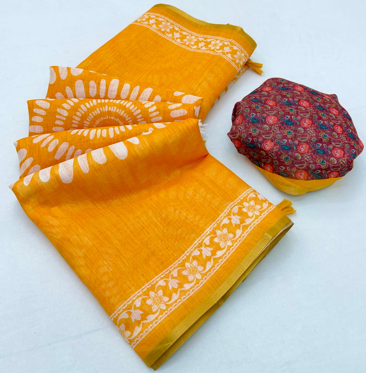 Captivating Yellow Printed Cotton Silk Saree With Glorious Blouse Piece