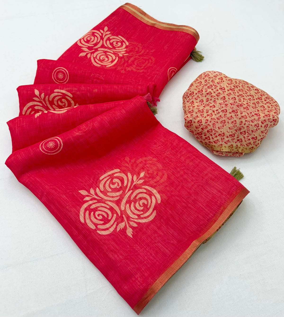 Demanding Red Printed Cotton Silk Saree With Incomparable Blouse Piece