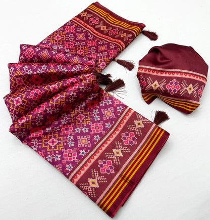Evocative Purple Printed Patola Handloom Silk Saree With Enchanting Blouse Piece