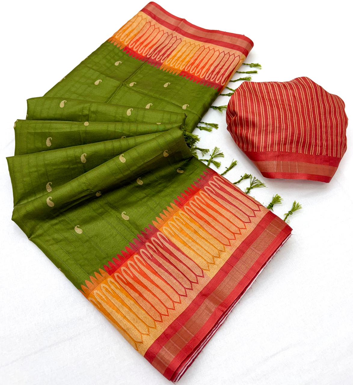 Exemplary Green Pure Zari Weaving Banarasi Tussar Silk Saree With Cynosure Blouse Piece