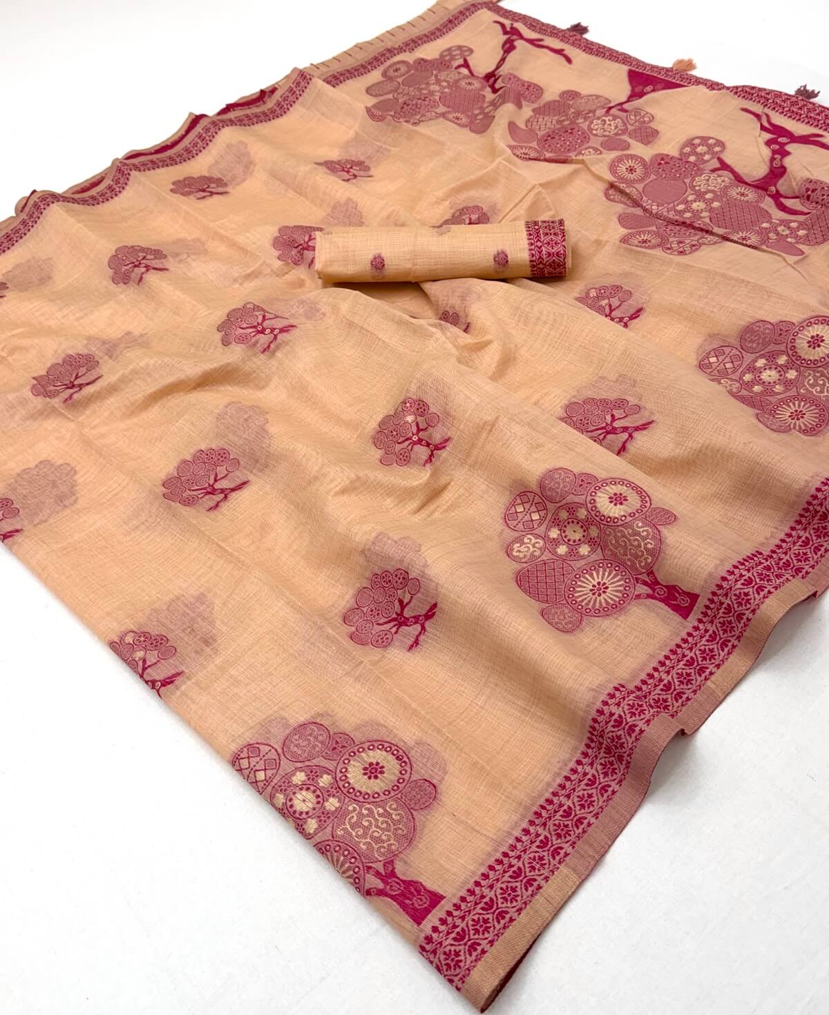 Evanescent Peach Pure Munga Cotton Silk Saree With Enamoring Blouse Piece