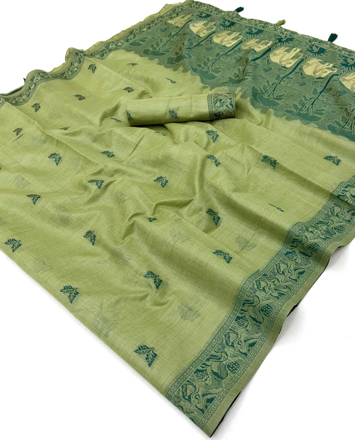 Captivating Green Pure Munga Cotton Silk Saree With Ebullience Blouse Piece