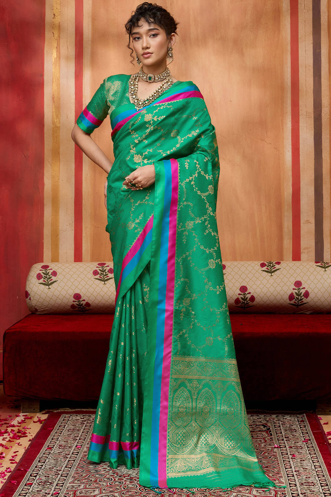 Energetic Green Pure Zari Weaving Banarasi Silk Saree With Rhapsody Blouse Piece