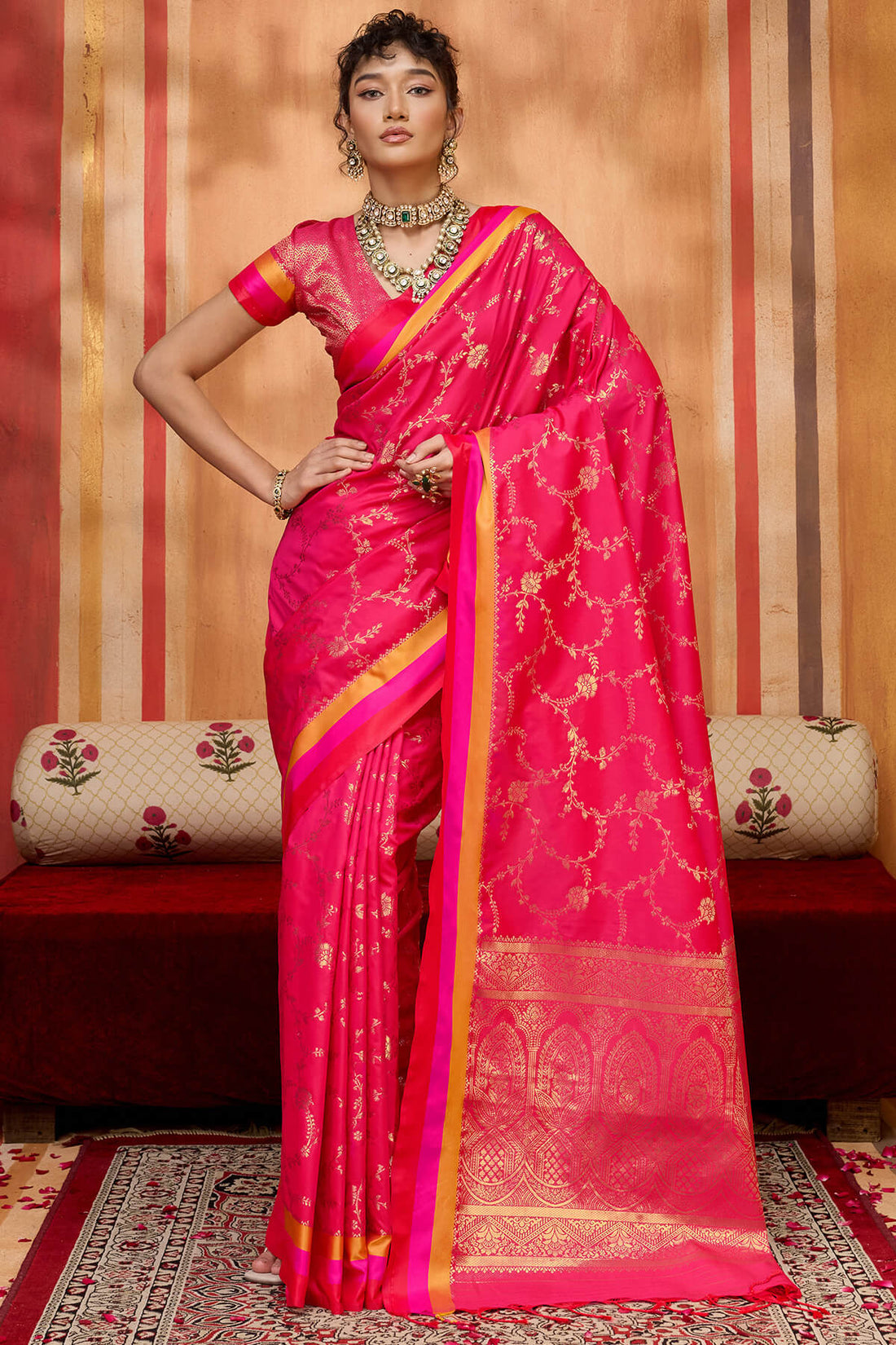 Exquisite Pink Pure Zari Weaving Banarasi Silk Saree With Smart Blouse Piece