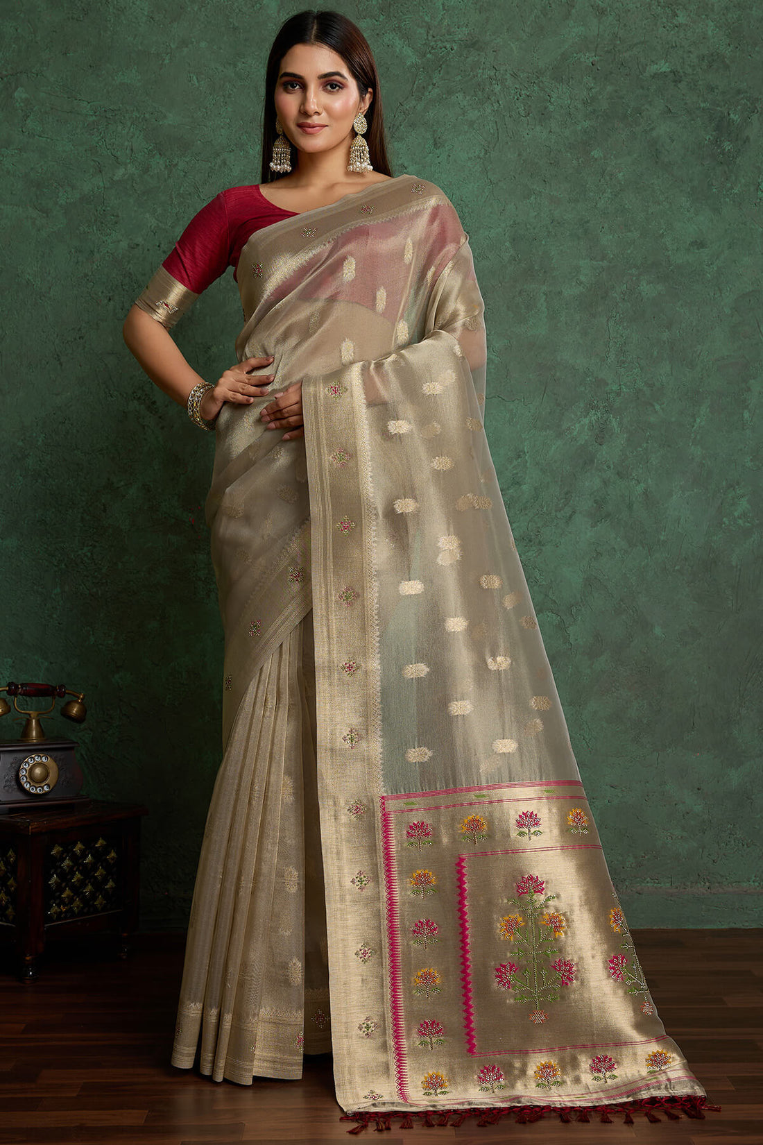 Delightful Grey Paithani Pure Tissue Silk Saree With Flaunt Blouse Piece
