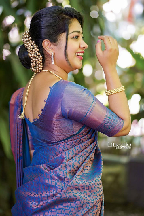 Load image into Gallery viewer, Splendorous Blue Soft Silk Saree With Exuberant Blouse Piece
