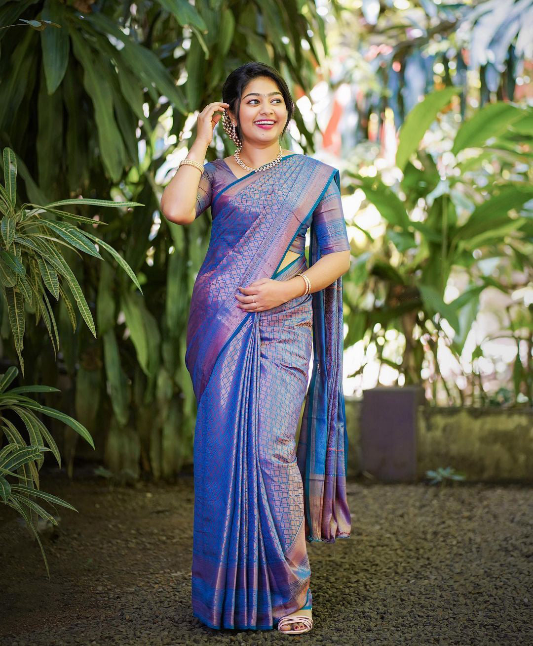 Splendorous Blue Soft Silk Saree With Exuberant Blouse Piece