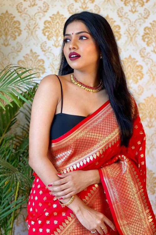 Load image into Gallery viewer, Excellent Red Soft Banarasi Silk Saree With Nemesis Blouse Piece
