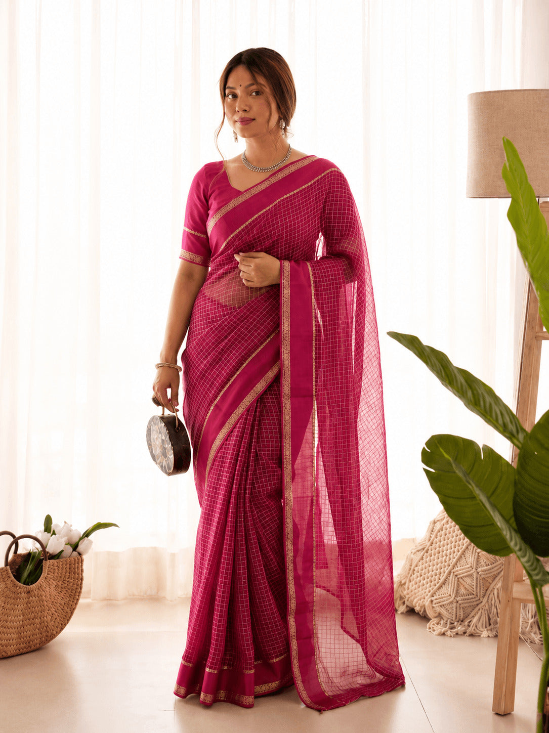 Hypnotic Dark Pink Banarasi Viscose Silk Saree With Dazzling Blouse Piece
