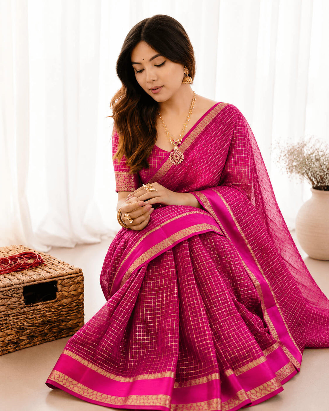 Hypnotic Dark Pink Banarasi Viscose Silk Saree With Dazzling Blouse Piece