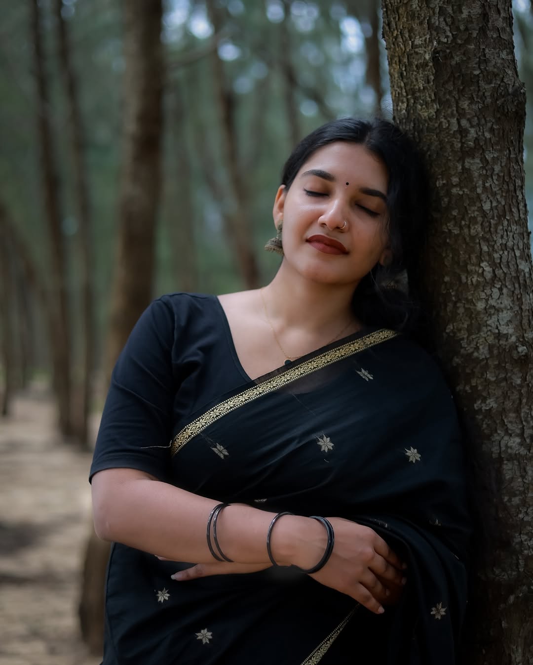 Eloquence Black Cotton Silk Saree With Improbable Blouse Piece