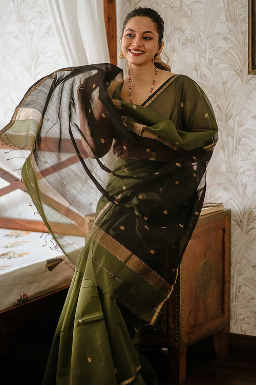 Load image into Gallery viewer, Precious Green Cotton Silk Saree With Gratifying Blouse Piece
