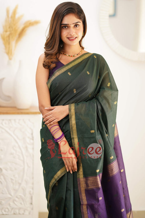 Load image into Gallery viewer, Super Extravagant Green Cotton Silk Saree With Stunner Blouse Piece
