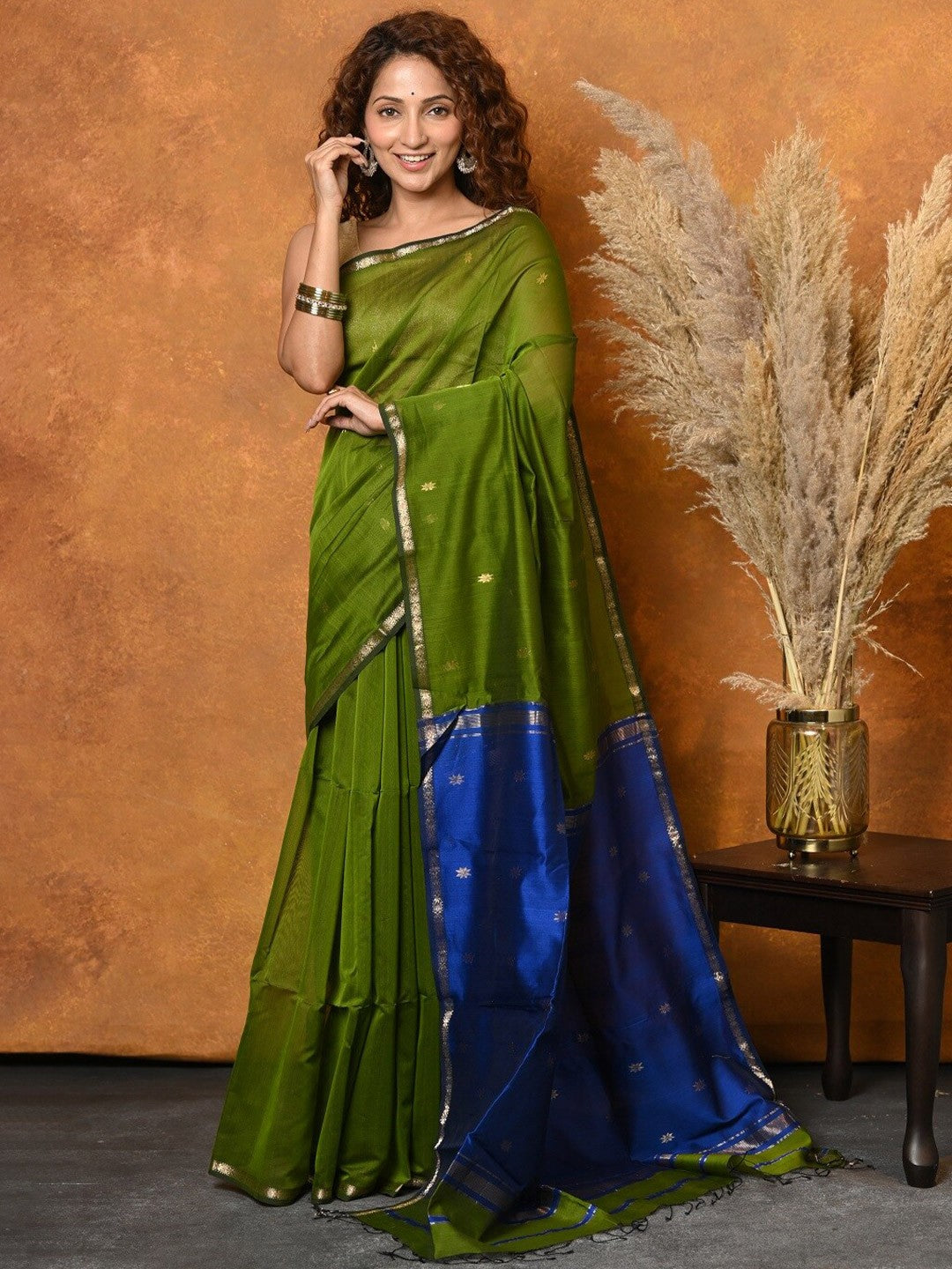Invaluable Green Cotton Silk Saree With Vibrant Blouse Piece