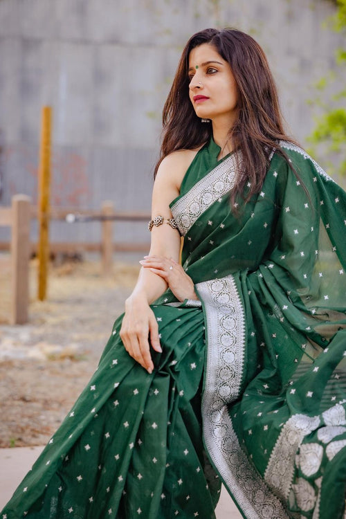 Load image into Gallery viewer, Attractive Green Cotton Silk Saree With Sensational Blouse Piece
