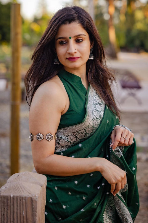 Load image into Gallery viewer, Attractive Green Cotton Silk Saree With Sensational Blouse Piece
