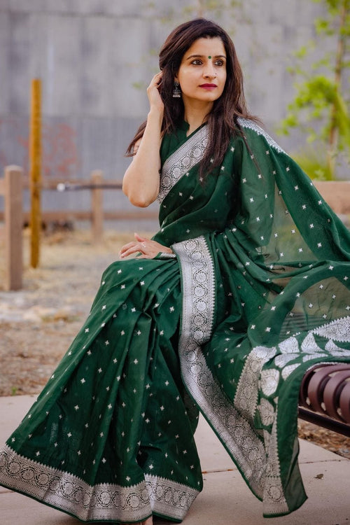 Load image into Gallery viewer, Attractive Green Cotton Silk Saree With Sensational Blouse Piece
