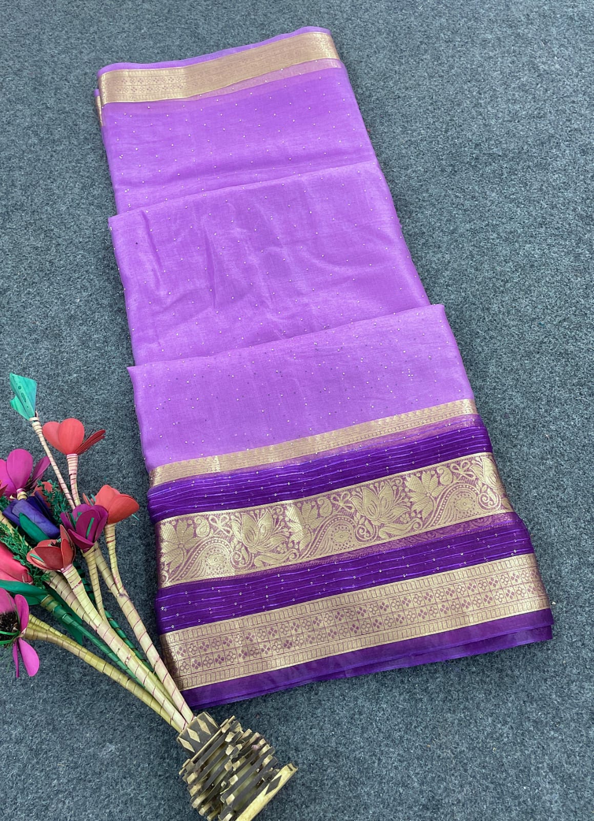 Inimitable Lavender Organza Silk Saree With Resonant Blouse Piece