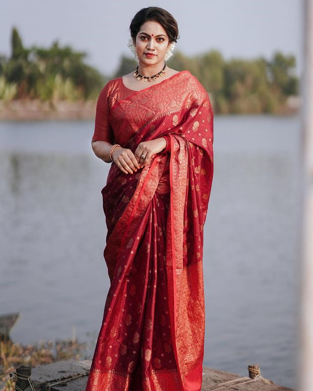 Mellifluous Red Soft Silk Saree With Elision Blouse Piece