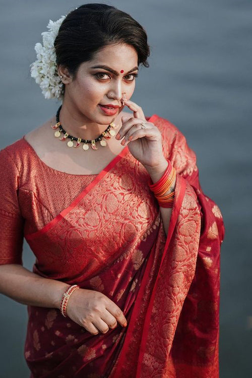 Load image into Gallery viewer, Mellifluous Red Soft Silk Saree With Elision Blouse Piece
