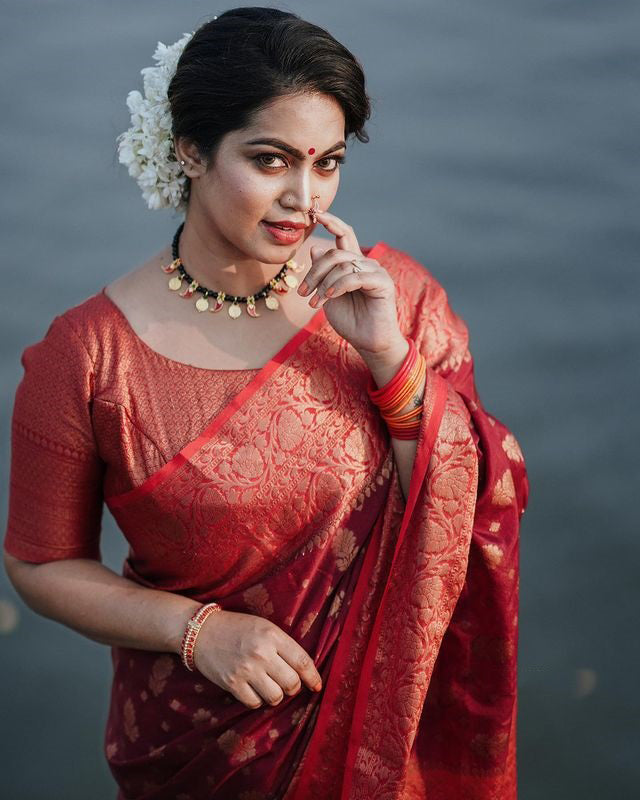 Mellifluous Red Soft Silk Saree With Elision Blouse Piece