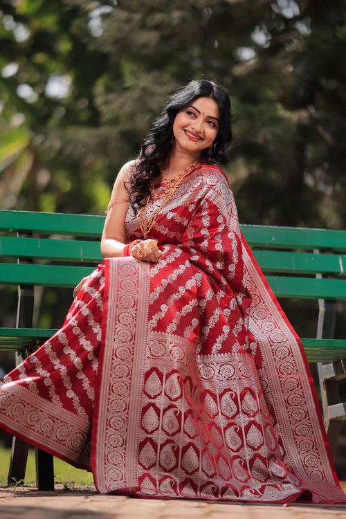 Load image into Gallery viewer, Incredible Red Soft Silk Saree With Redolent Blouse Piece
