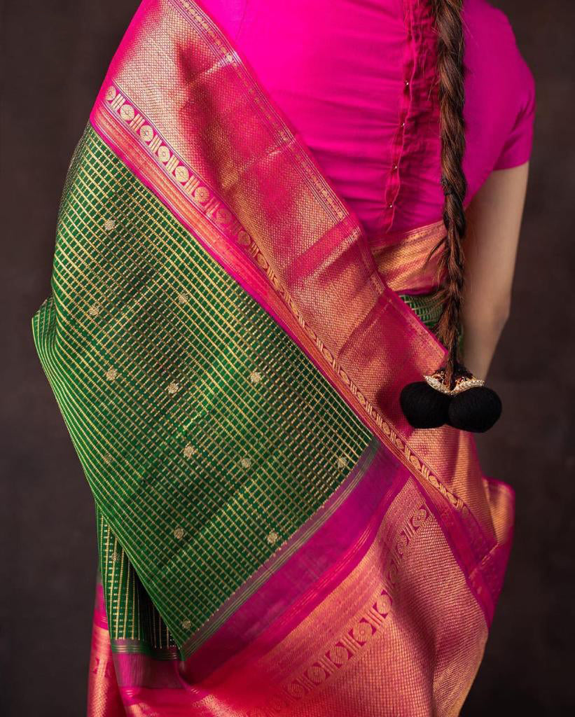 Hypnotic Green Soft Silk Saree With Fancifull Blouse Piece