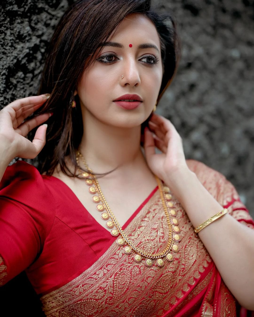 Stylish Red Soft Silk Saree With Blooming Blouse Piece