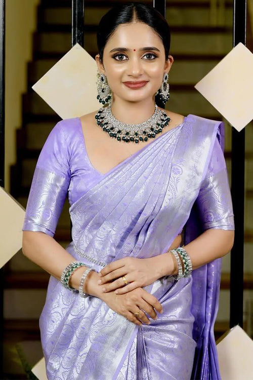 Load image into Gallery viewer, Glorious Lavender Soft Silk Saree With Arresting Blouse Piece
