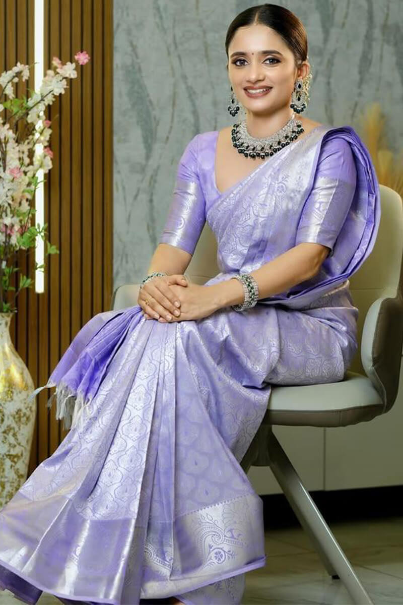 Glorious Lavender Soft Silk Saree With Arresting Blouse Piece