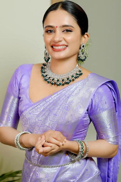 Load image into Gallery viewer, Glorious Lavender Soft Silk Saree With Arresting Blouse Piece
